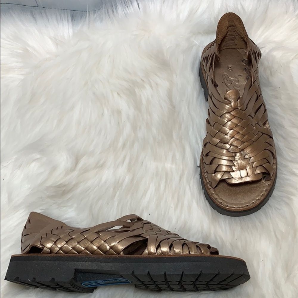 Brand X Gold Woven Leather Huraches Size 6‎
